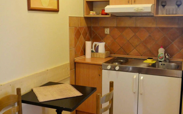 Tianis Apartments