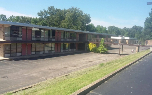Paris Inn and Suites