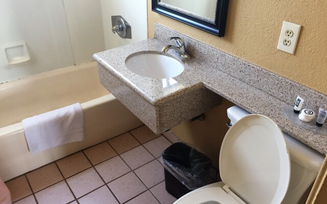 Pacific Inn & Suites