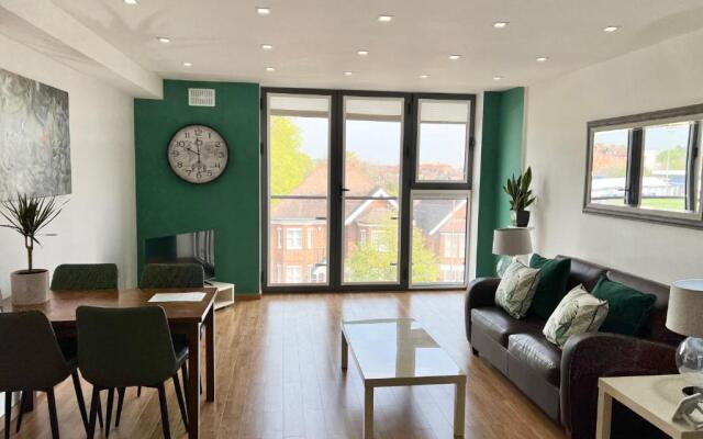 Castle Quarter Apartment with Free on site Parking
