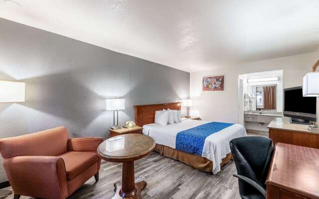 Econo Lodge Phoenix North I-17