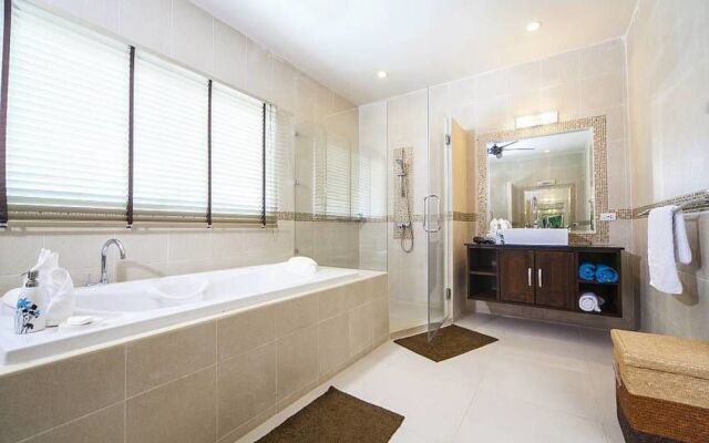 Villa Hin Fa 8 Bed Seaviews in Extensive Modern Grandeur