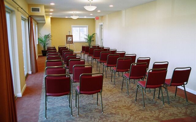 Rivertide Suites Hotel