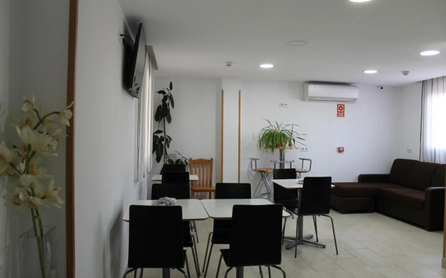 Hotel Barajas Plaza Madrid