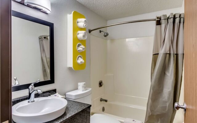 Motel 6 Albert Lea, MN