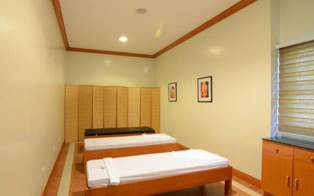 RedDoorz Premium @ Nick Hotel Gerona Tarlac