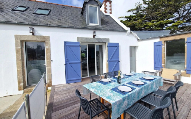 Charming Breton Holiday Home Right by the sea