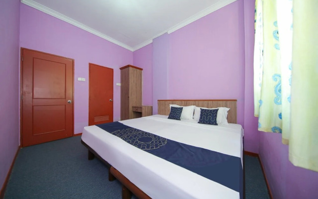 OYO Capital O 89876 Safari Hotel