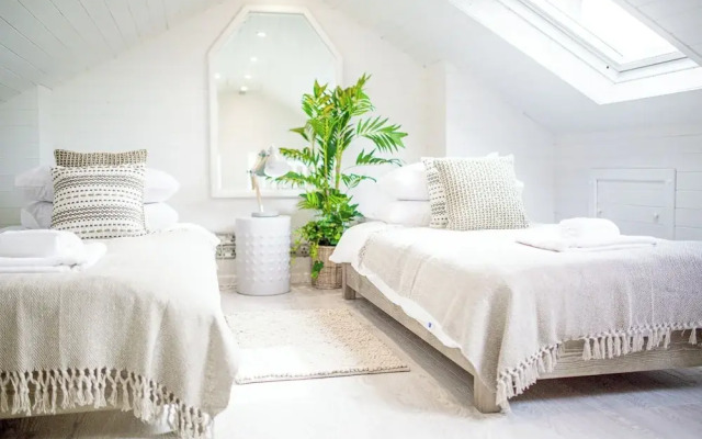 Stunning Townhouse with Large Garden