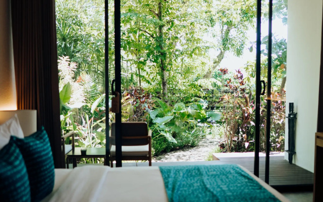 Deep Roots Dive & Yoga Resort