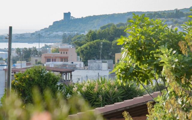 Apartment in Salento With Sea View & Pool