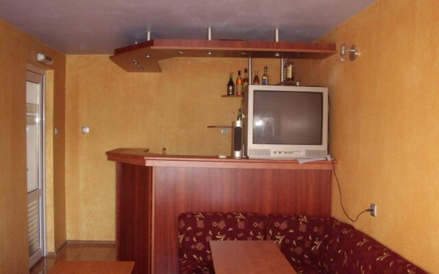 Family Hotel May