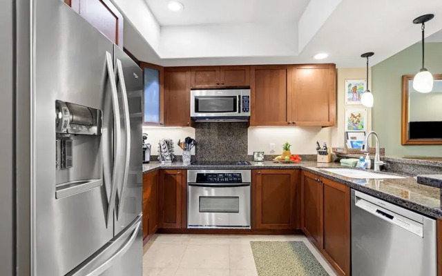 Hali'i Kai At Waikoloa 2b 2 Bedroom Condo by RedAwning