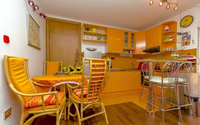 Apartments Pupa