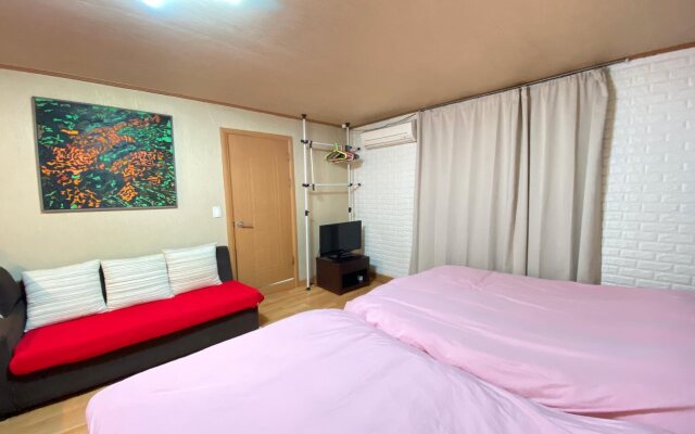 Kang's Apartments in Central Seoul
