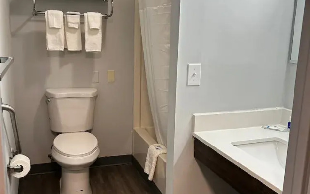 Rodeway Inn Clemmons - Winston-Salem Area