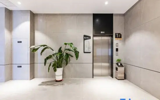 Rezen Longuu Hotel （Wuzhong Two Halls and One Center）