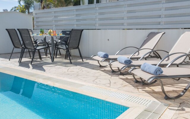 Cyprus Villa Palm 39 Gold