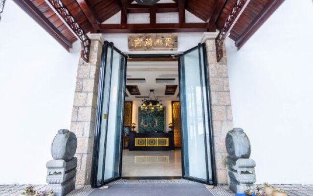 Seek Orchids Resort Hotel