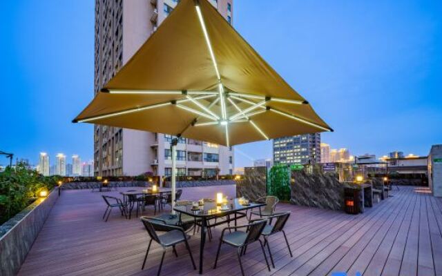 Xi'an Sende Hotel (Chang'an University Wenyi Road Metro Station Branch),