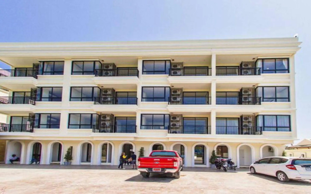 The Lago Apartments by Tropiclook
