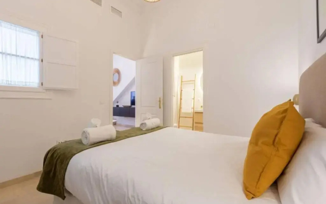 MuMu Luxury Suite Lirio by Valcambre
