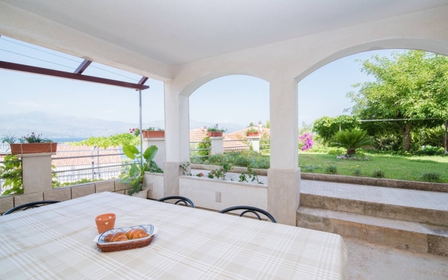 Apartment Annie - sea view : A3 Postira, Island Brac
