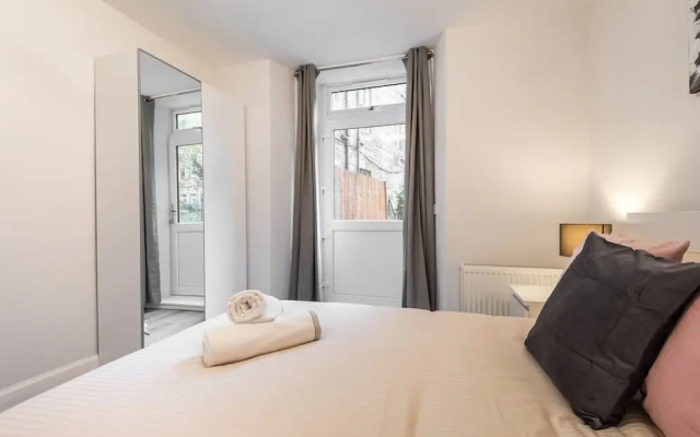 1bed-ground Fl -private Entrance