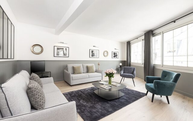 Luxury 3BDR Le Marais III by Livinparis