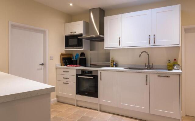 Luxury 3 Bed flat in the centre of Woodstock