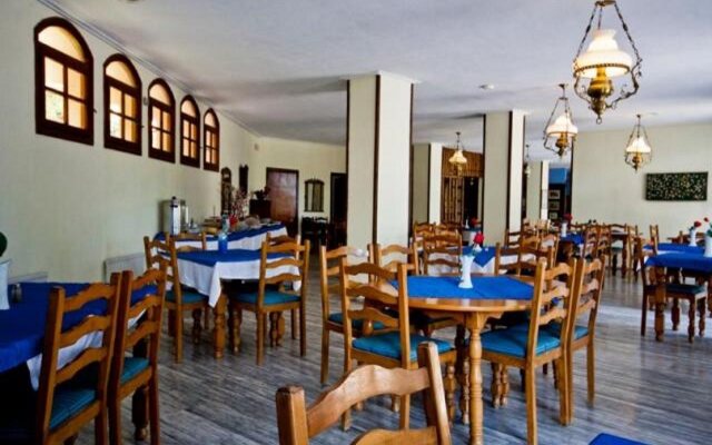 Theodorou Beach Hotel Apartments