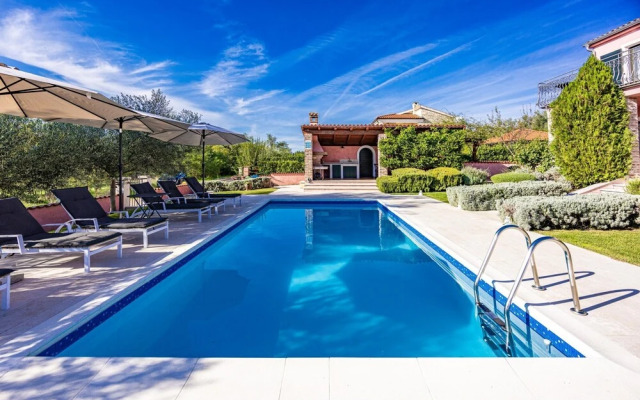 Idyllic Istrian Escape With Pool