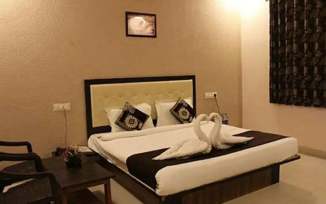 Fabhotel Prime The Kushal Bagh Palace