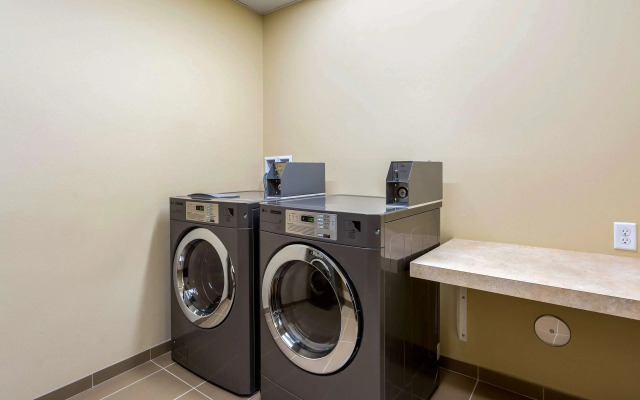 Comfort Suites Burlington near I-5