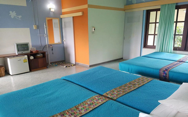 Rai Fhun Pen Jing Resort