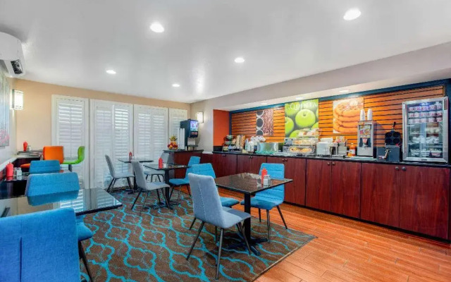 La Quinta Inn And Suites Hesperia Victorville