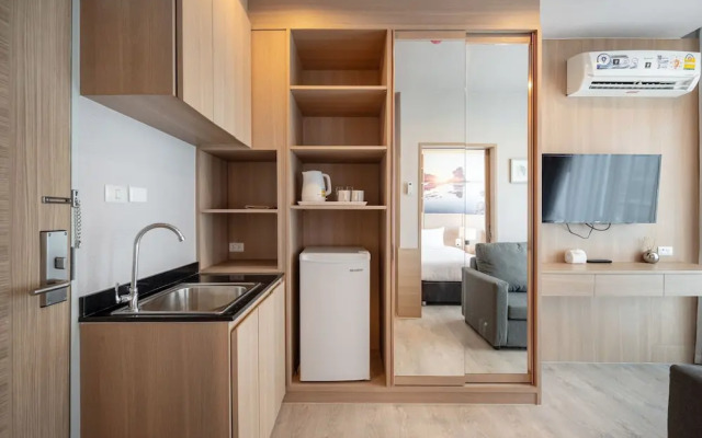 The Grand Jomtien by Favstay