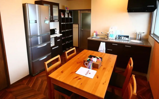 RED HELMET House＆Sports Bar Hiroshima - Hostel