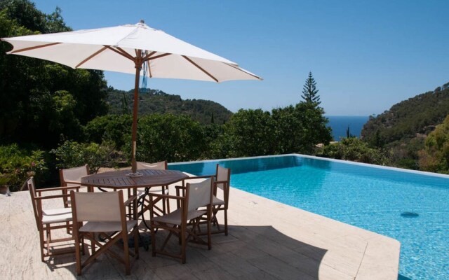 Villa With 6 Bedrooms in Estellencs, With Wonderful sea View, Private