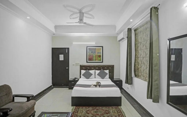 OYO Townhouse 764 Hotel Happy Keys Townhouse