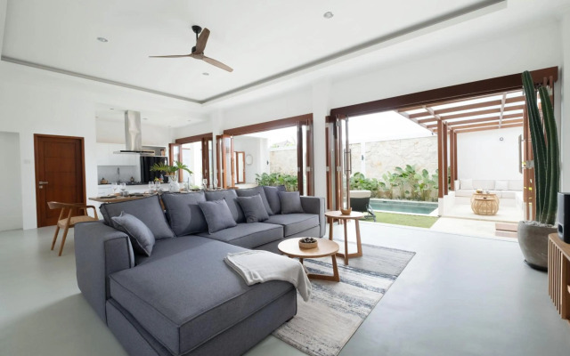 40% OFF Brand New Luxurious Villa in Seminyak