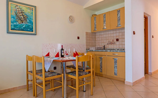 Apartment Delfin Karlobag 35749