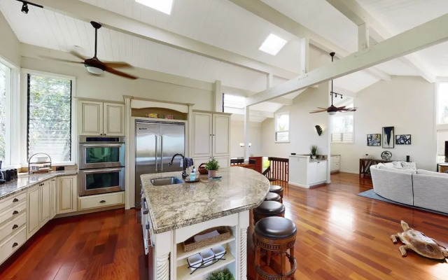 Punahele 3 Bedroom Home by RedAwning