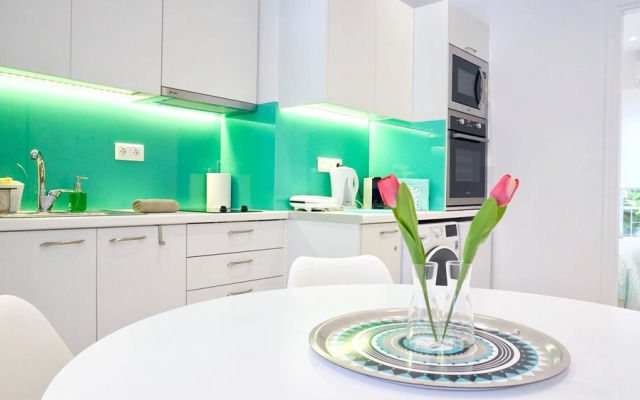 Minimal Fresh Design Apt in Athens