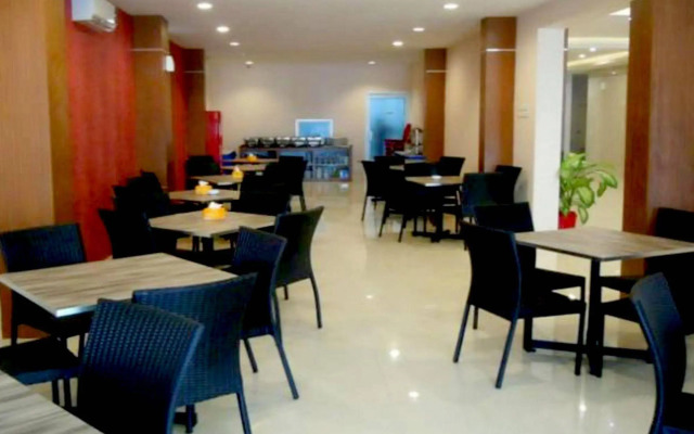 RedDoorz Plus @ Grand Pacifik Hotel Makassar