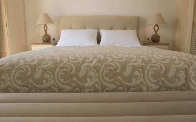 Theasis Luxury Suites