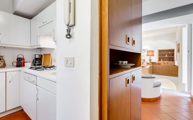 Wonderful Apartment near Trevi Fountain