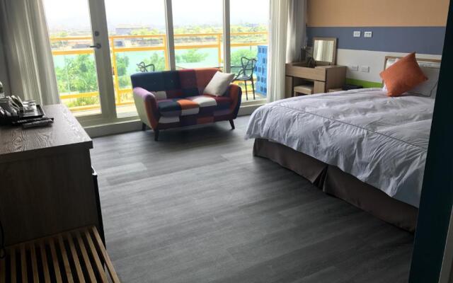 The Riverview Retreats