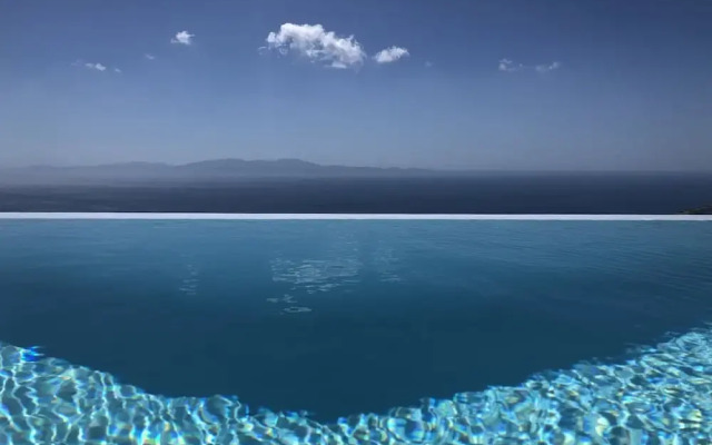 Houses G Y in Kardiani Tinos