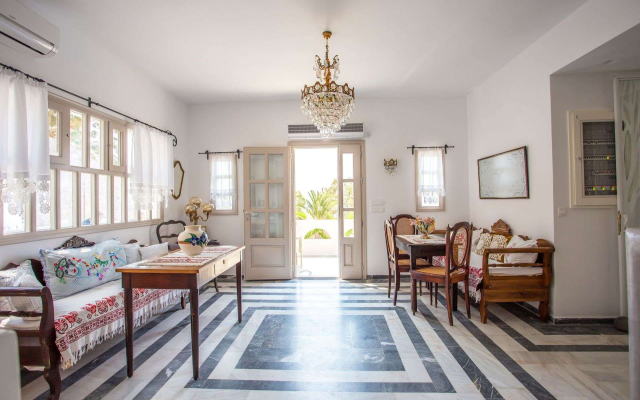 TheArtemis - Perissa Hotel